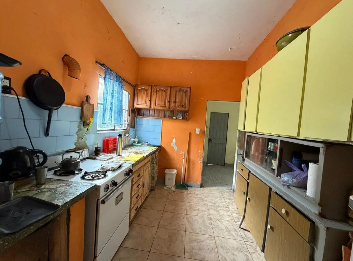 VENTA CASA 3 AMBIENTES CON PATIO Y JARDIN - JCP 5