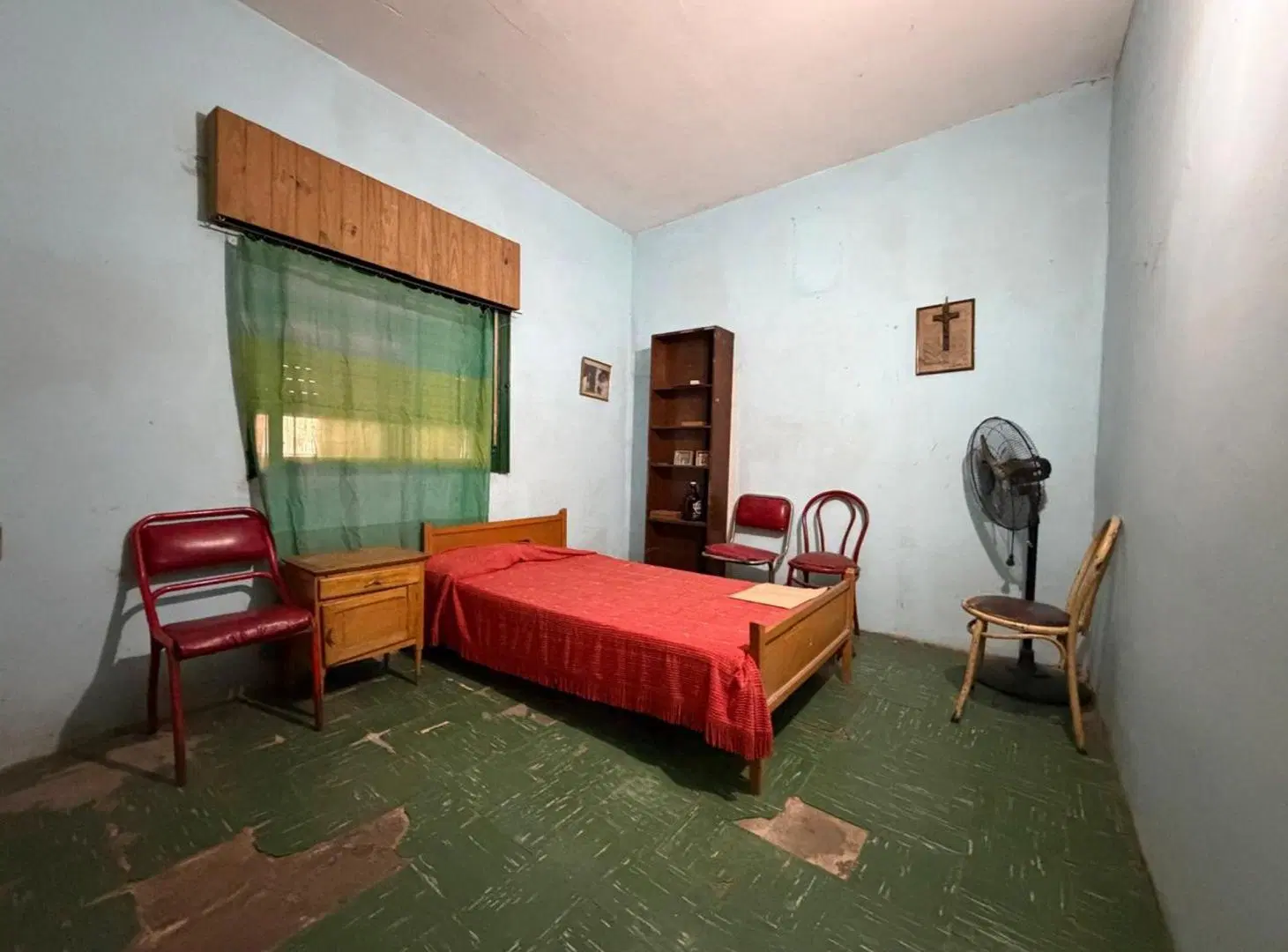 VENTA CASA 3 AMBIENTES CON PATIO Y JARDIN - JCP 2