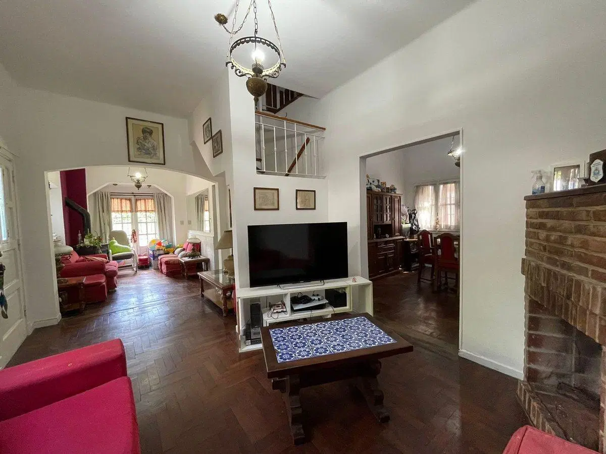 VENTA CASA 4 AMBIENTES HURLINGHAM 2