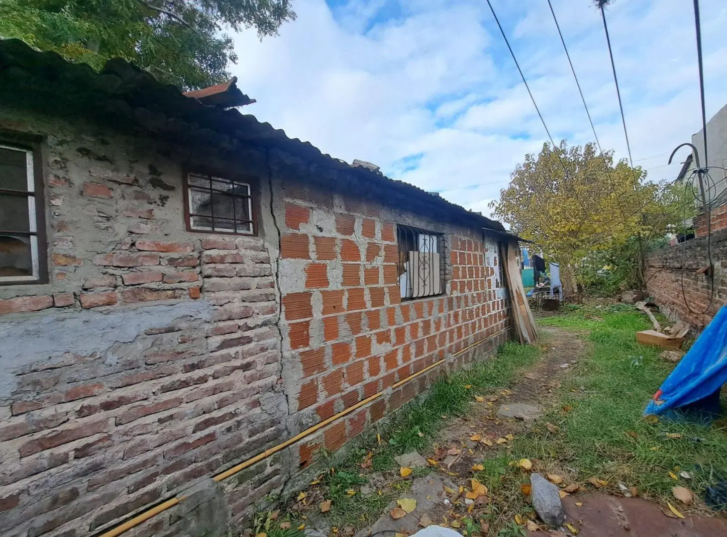 VENTA LOTE CON 2 DEPTOS A REFACCIONAR 2