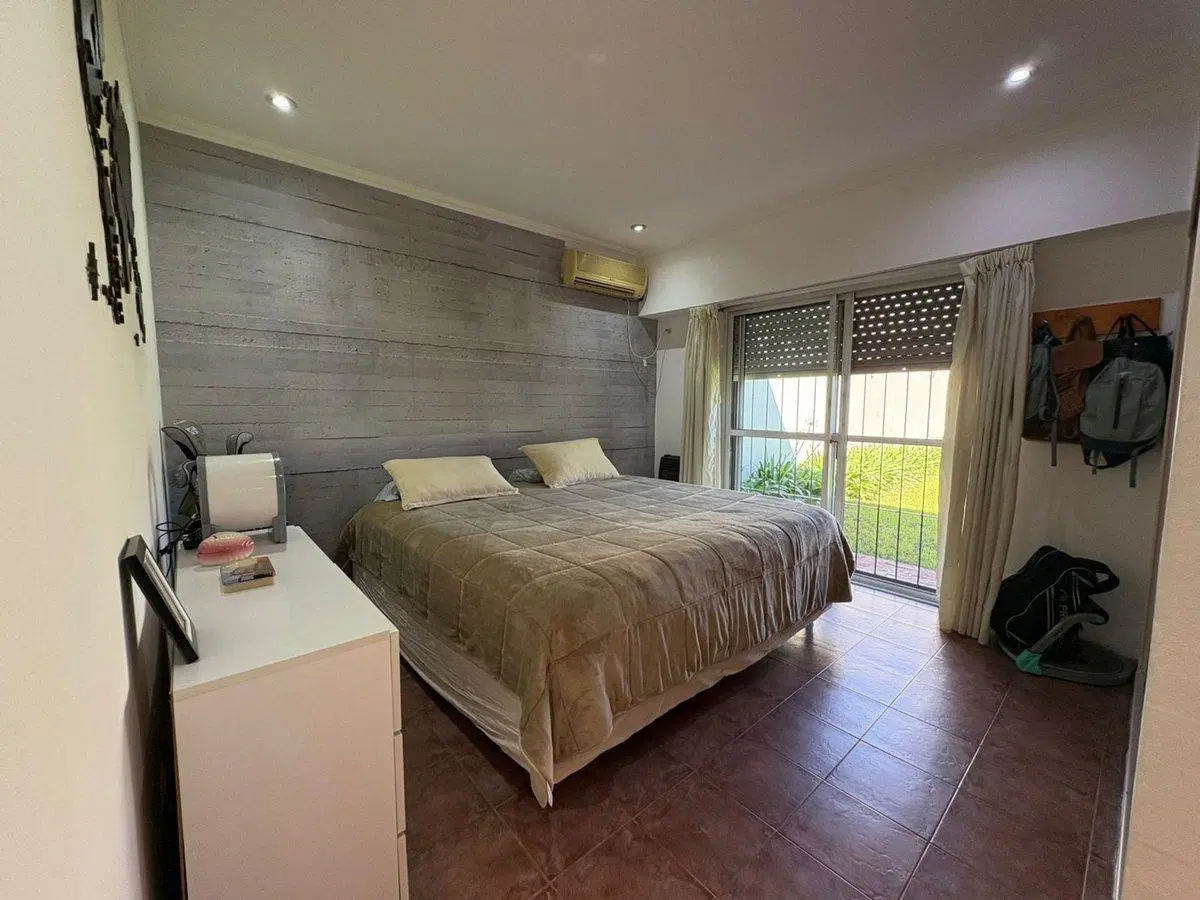 VENTA CASA 5 AMB CON PILETA EN BELLA VISTA CREDITO 5