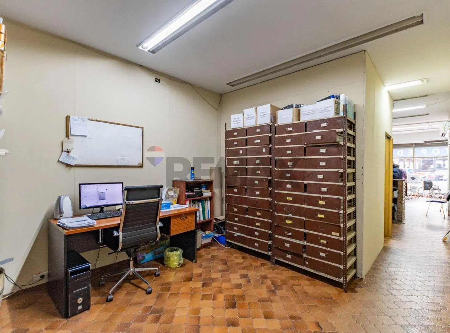 VENTA GALPON Y LOCAL SOBRE AV BELGRANO AVELLANEDA 5