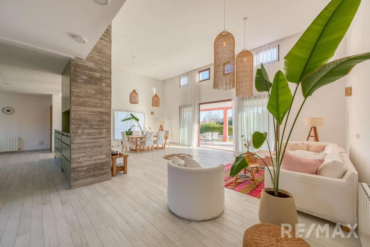 VENTA DE CASA EN CHACRAS DE LA RESERVA 5