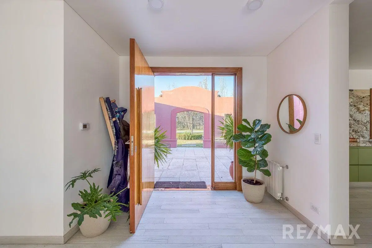 VENTA DE CASA EN CHACRAS DE LA RESERVA 2