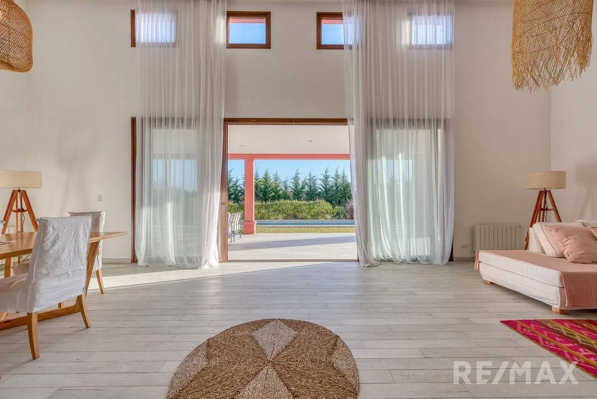 VENTA DE CASA EN CHACRAS DE LA RESERVA 2