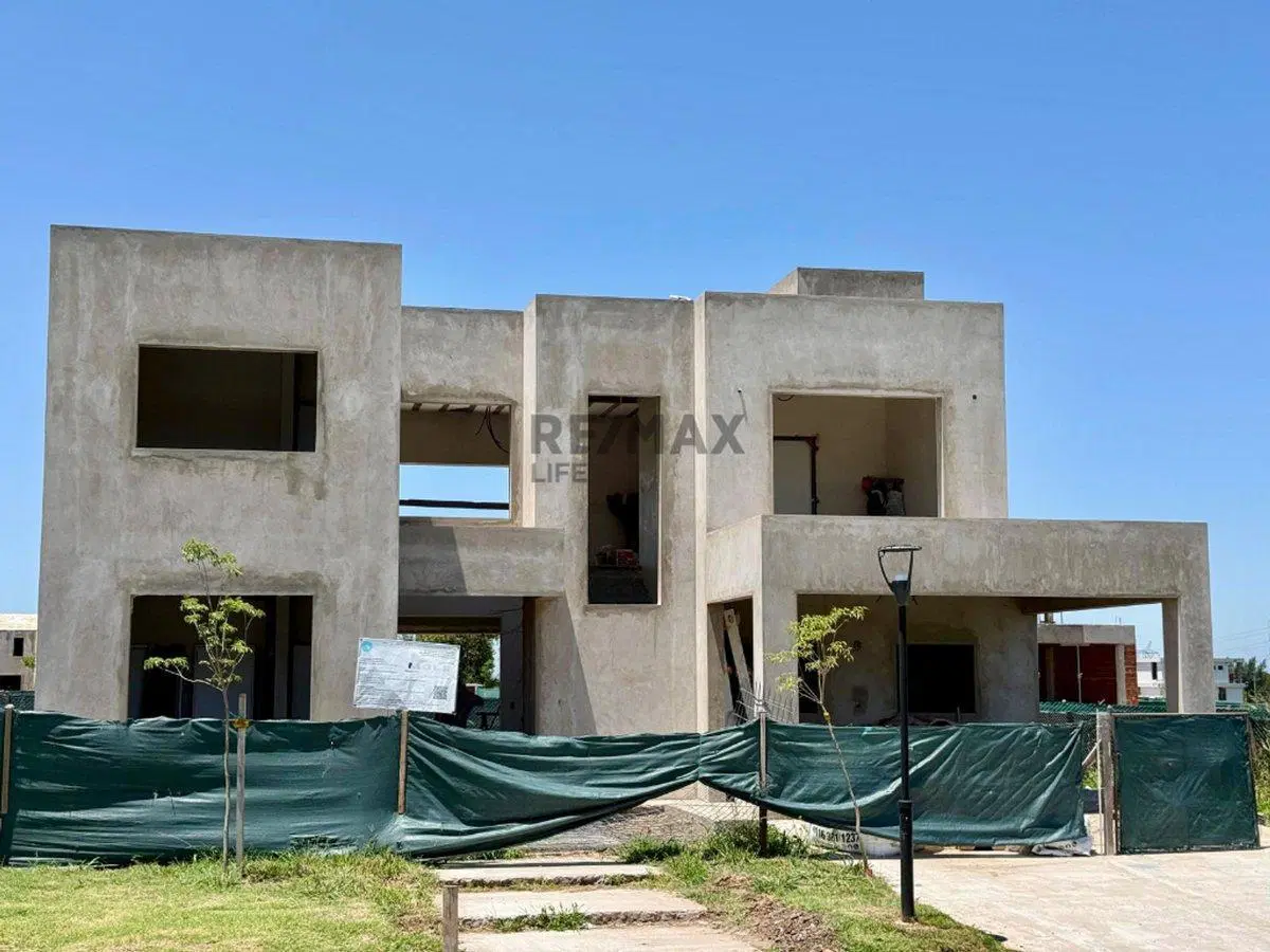 VENTA DE CASA EN VILLAGE PLAZA 5