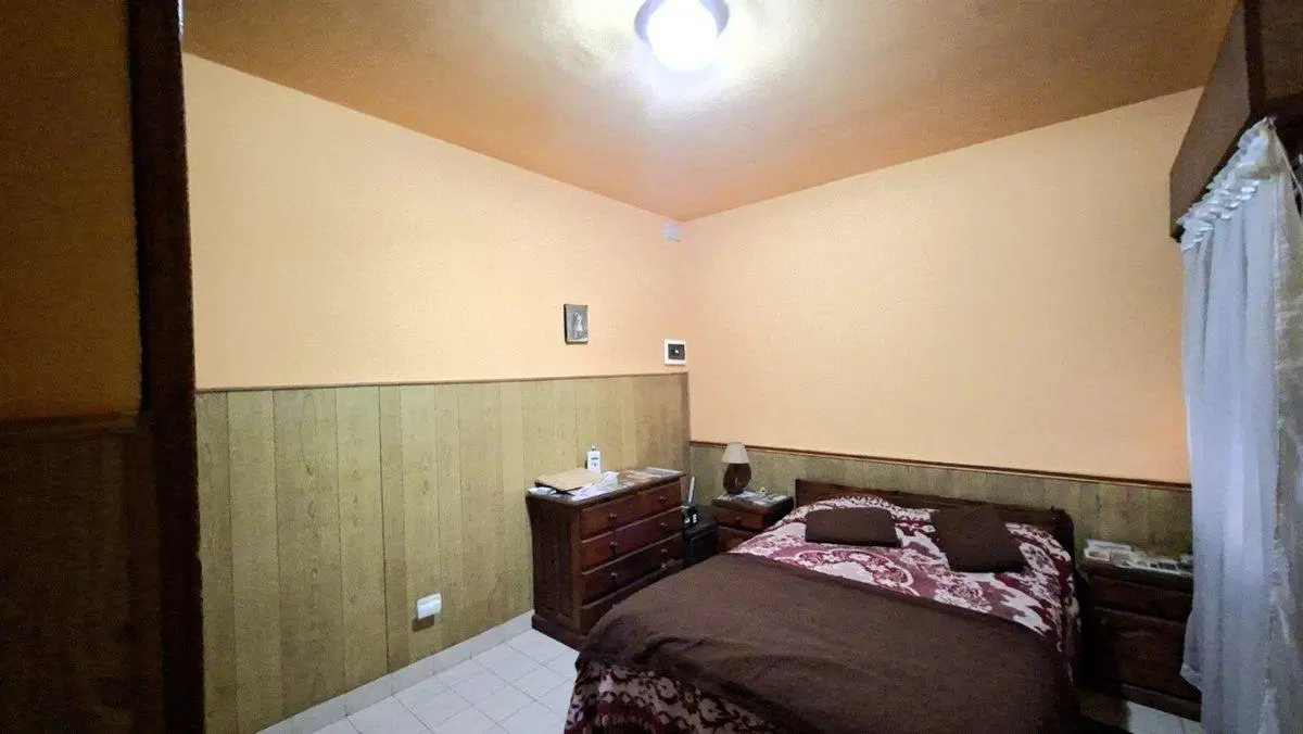 VENTA CASA CON TALLER Y DPTO COCHERA MORON 3