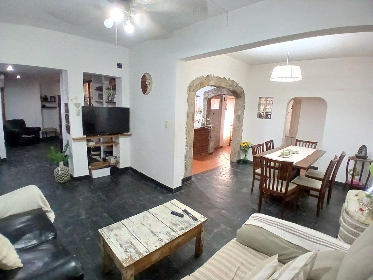 CASA PH 5 AMBIENTES VENTA, BERNAL OESTE GARAGE