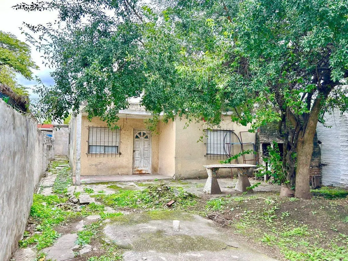 VENTA CASA TRES AMB. DOS DEPTOS PARQUE SAN MIGUEL 2