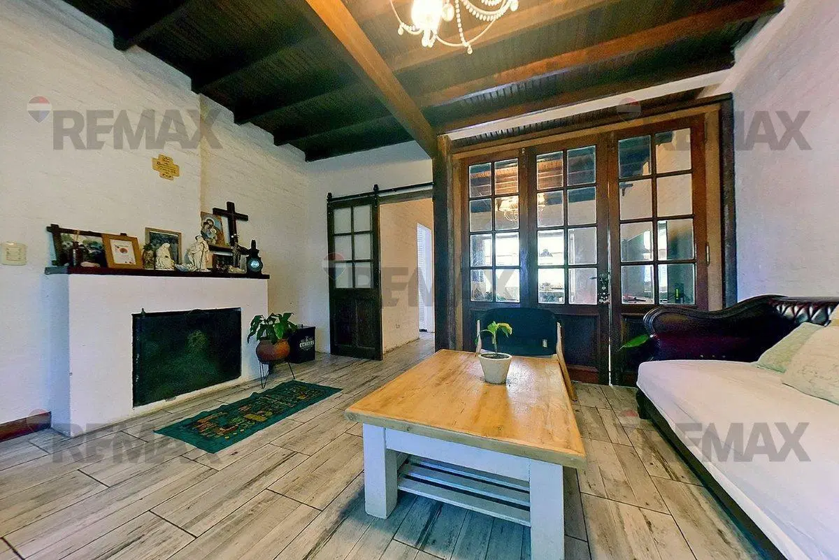 CASA 5 AMBIENTES-BELLA VISTA-APTO CRÉDITO-PISCINA 2