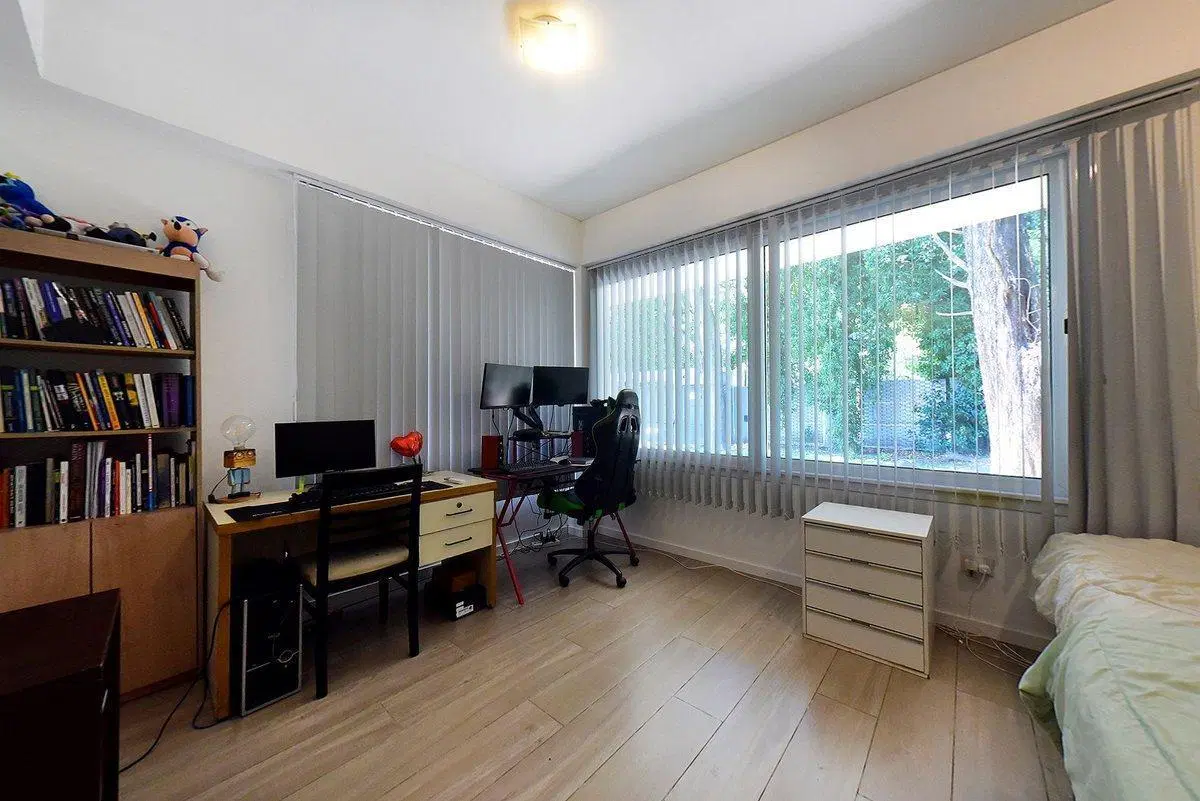 VENTA CASA 6 AMB. SAN MIGUEL C/PARQUE Y PILETA 5
