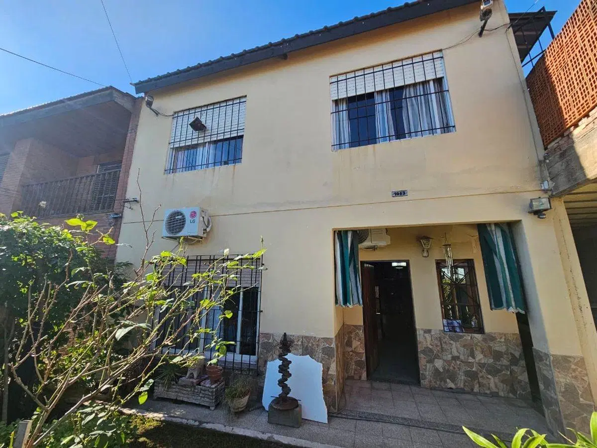 VENTA CASA 5 AMBIENTES CENTRO DE JOSE C PAZ 2