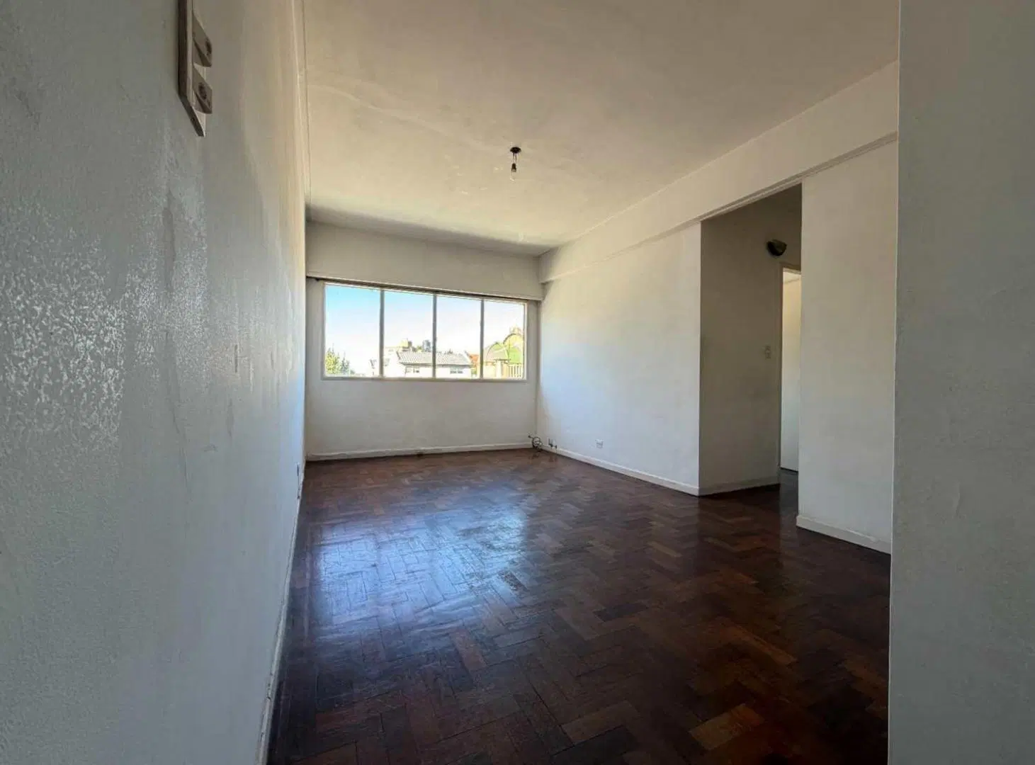 VENTA DEPTO 4 AMB 2° PISO POR ESCALERA - VERSALLES 2