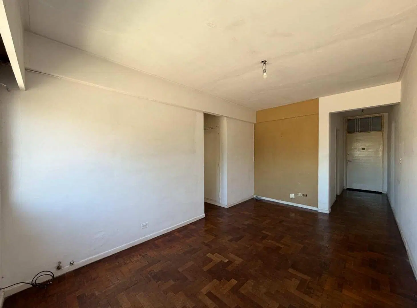VENTA DEPTO 4 AMB 2° PISO POR ESCALERA - VERSALLES 3