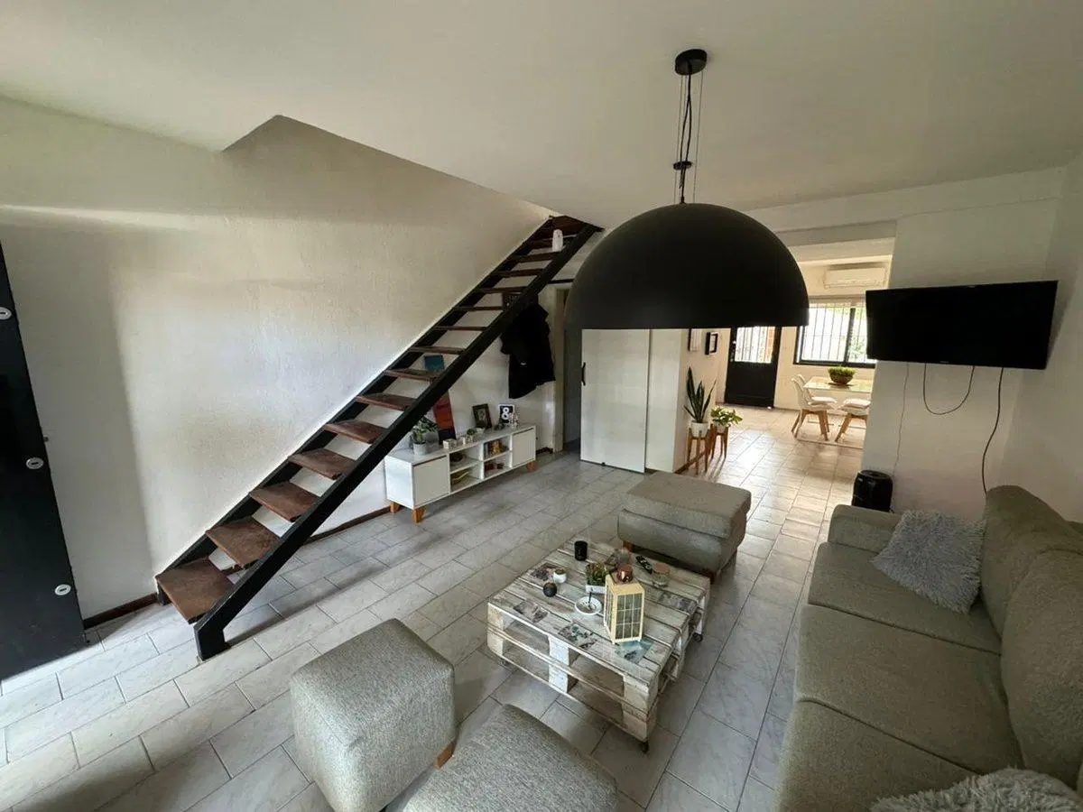 VENTA DUPLEX 4 AMBIENTES CON COCHERA EN ITUZAINGO 5