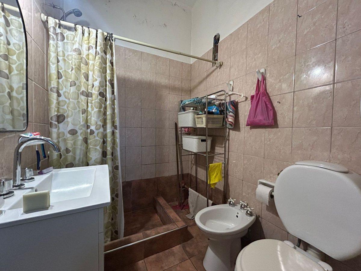 Foto de VENTA PH 3 AMBIENTES C/ PATIO Y COCHERA-JOSE C PAZ, imagen 2