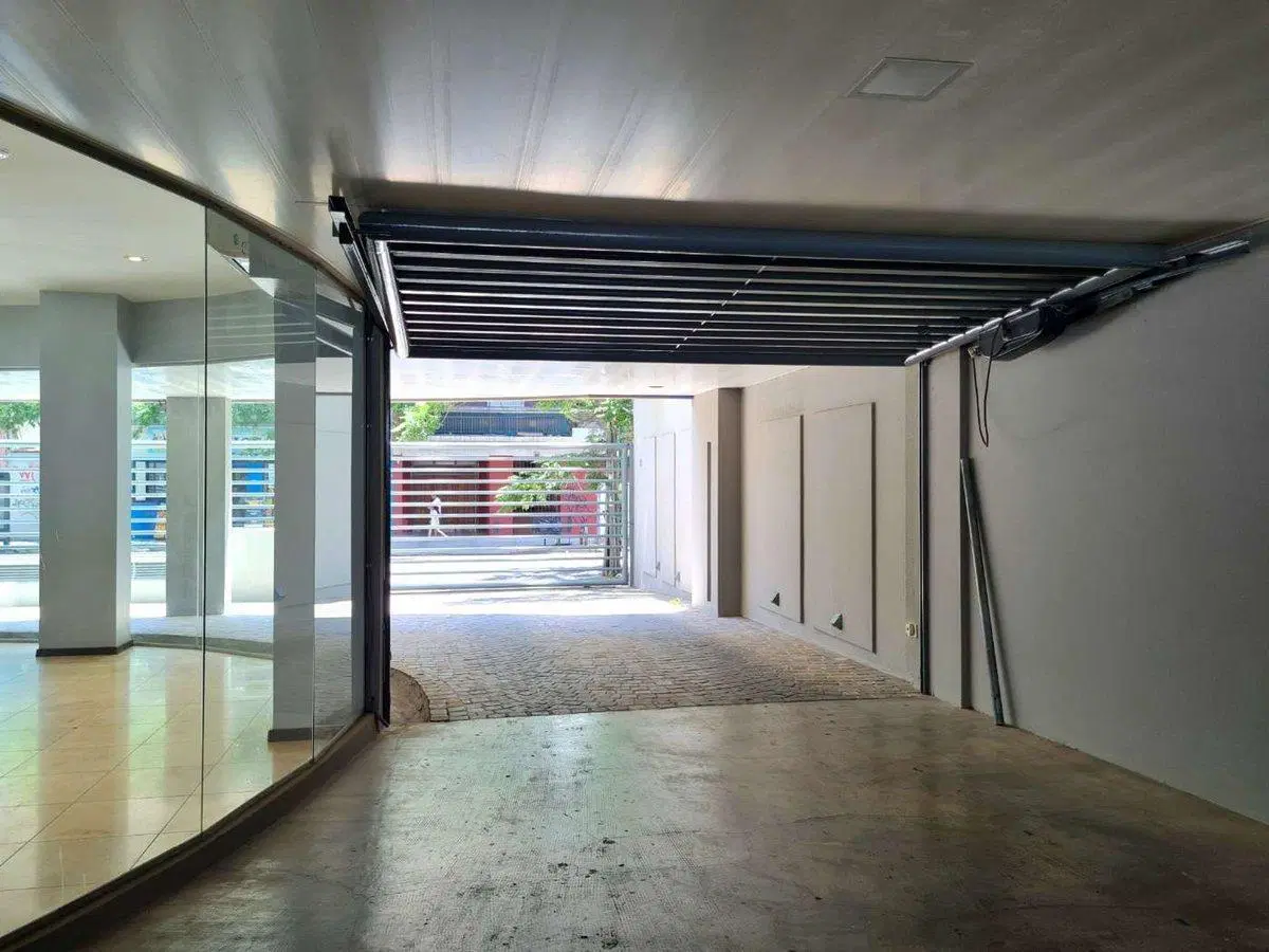 VENTA EDIFICIO EN BLOCK 3.600 M2 FLORIDA V. LOPEZ. 8
