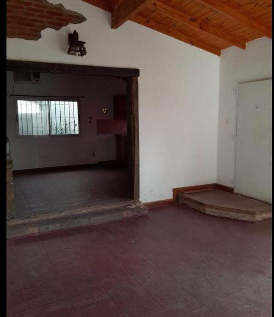 VENTA CASA 4 AMB C GARAGE PARRILLA LOS TILOS GARIN