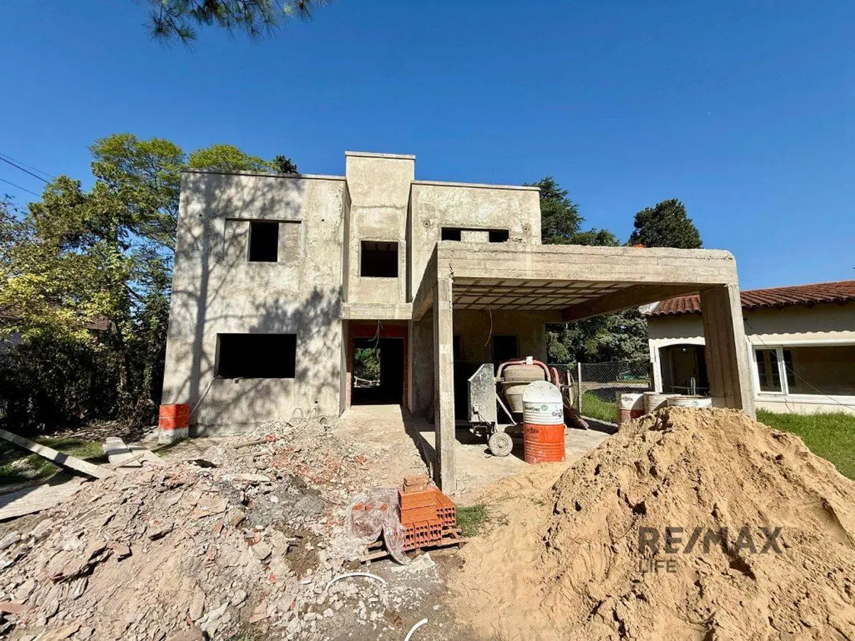 VENTA DE CASA EN BARRIO LOS OLIVOS II 4