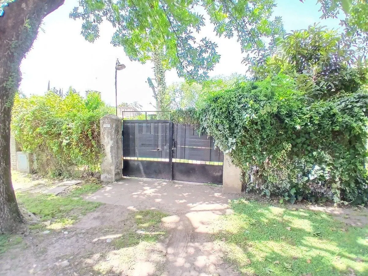 CASA 4 AMBIENTES VENTA LIBERTAD-JARDIN COCHERA 3