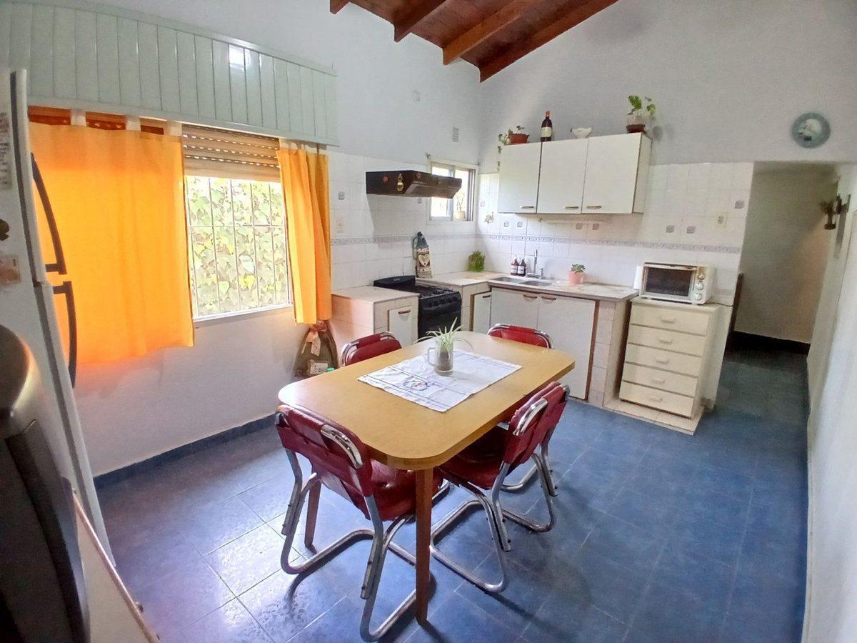 Foto de CASA 4 AMBIENTES VENTA LIBERTAD-JARDIN COCHERA, imagen 2