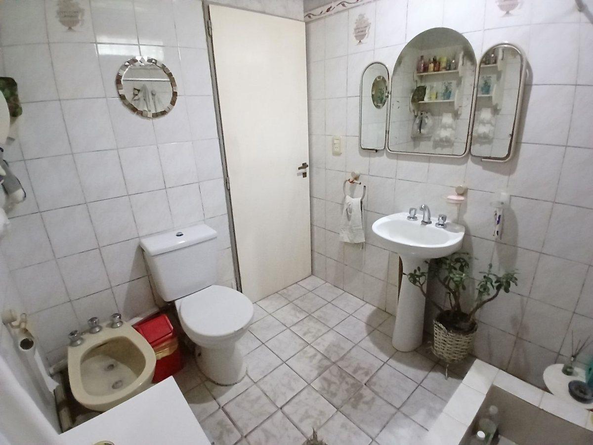 Foto de CASA 4 AMBIENTES VENTA LIBERTAD-JARDIN COCHERA, imagen 1