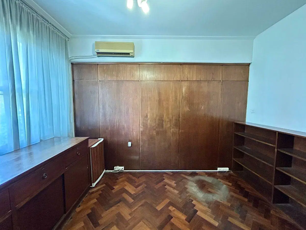 VENTA OFICINA TRIBUNALES  22 M2 4