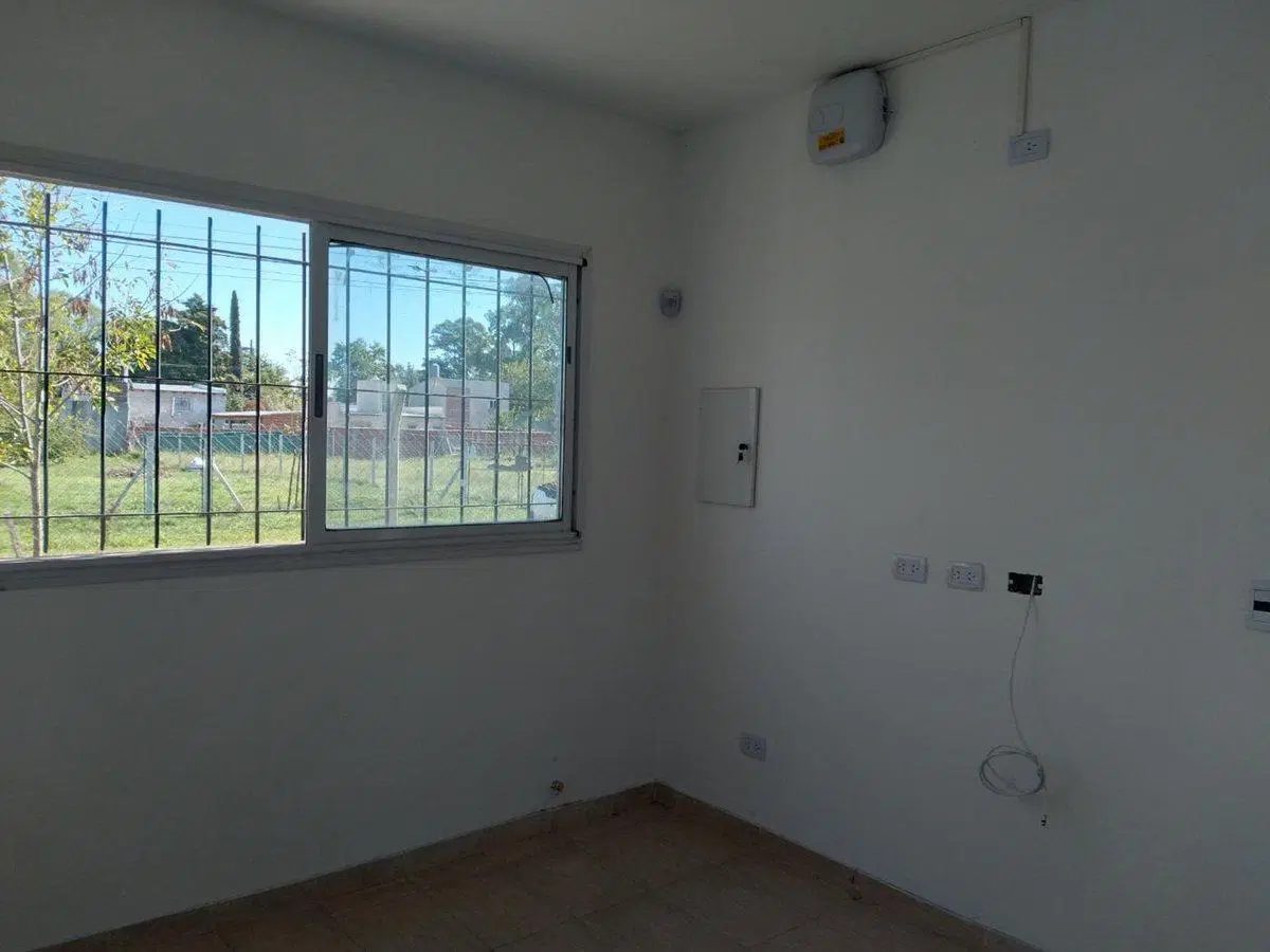 VENTA CASA 3 AMBIENTES - FCO. ALVAREZ - MORENO 2