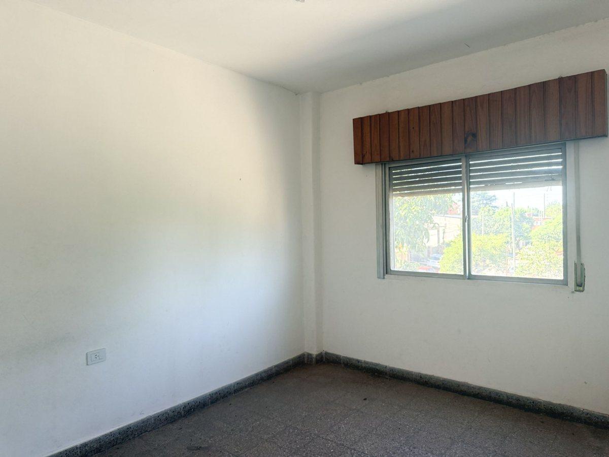 Foto de VENTA CASA CON LOCAL PARQUE GARAJE VILLA DE MAYO, imagen 4