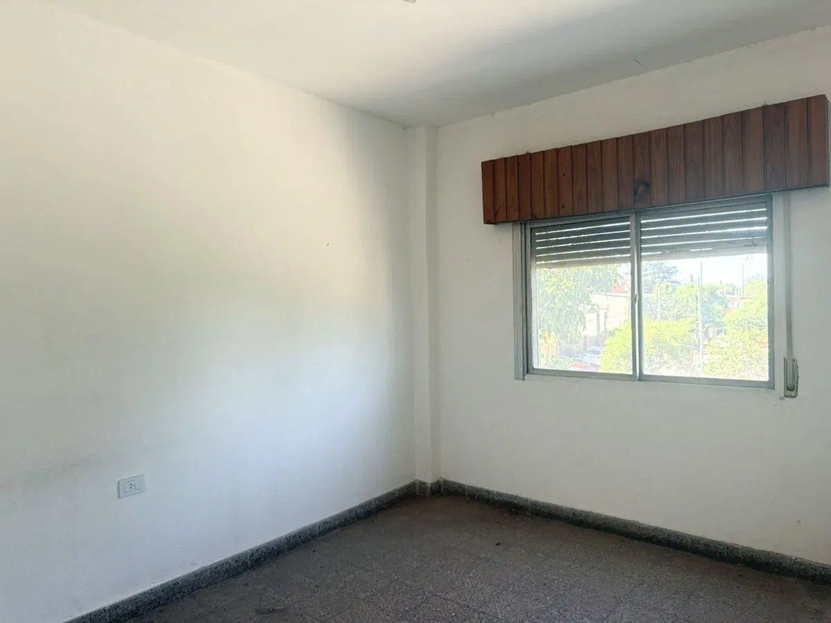 VENTA CASA CON LOCAL PARQUE GARAJE VILLA DE MAYO 3