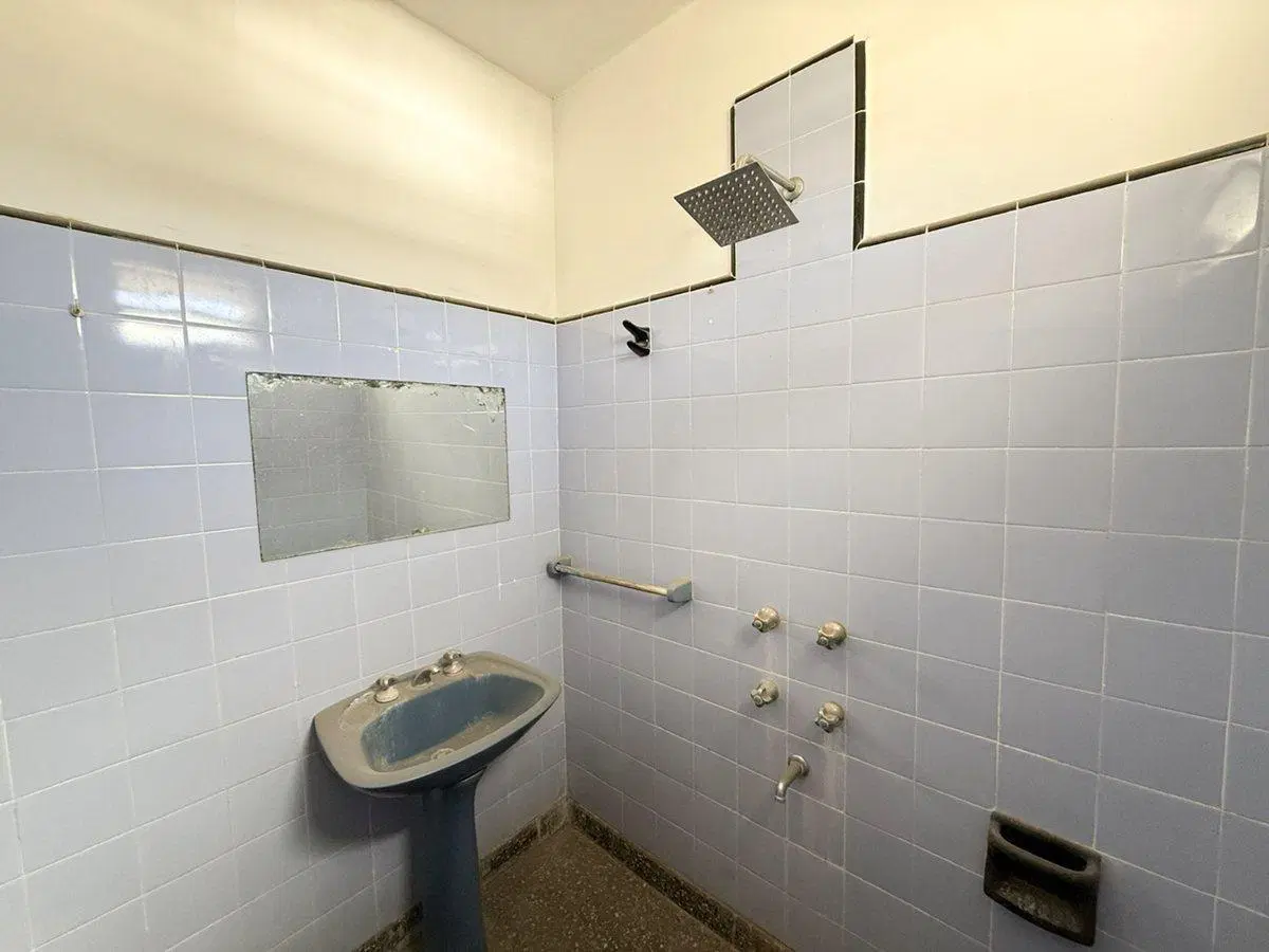 VENTA CASA CON LOCAL PARQUE GARAJE VILLA DE MAYO 5