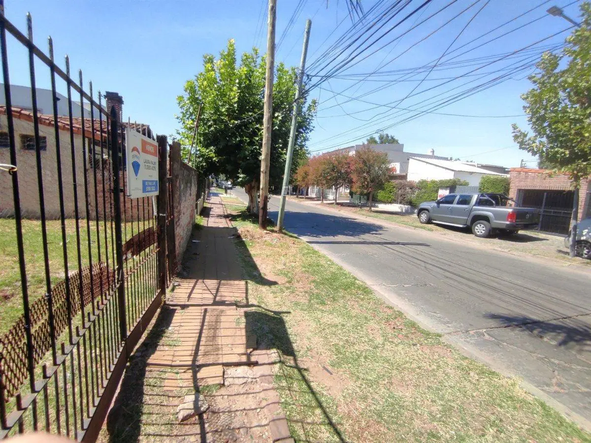 VENTA LOTE 347 M2 HURLINGHAM PARQUE JOHNSTON. 2