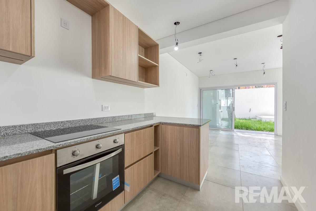 Foto de VENTA TRIPLEX 4 AMBIENTES EN PARQUE LELOIR, imagen 4