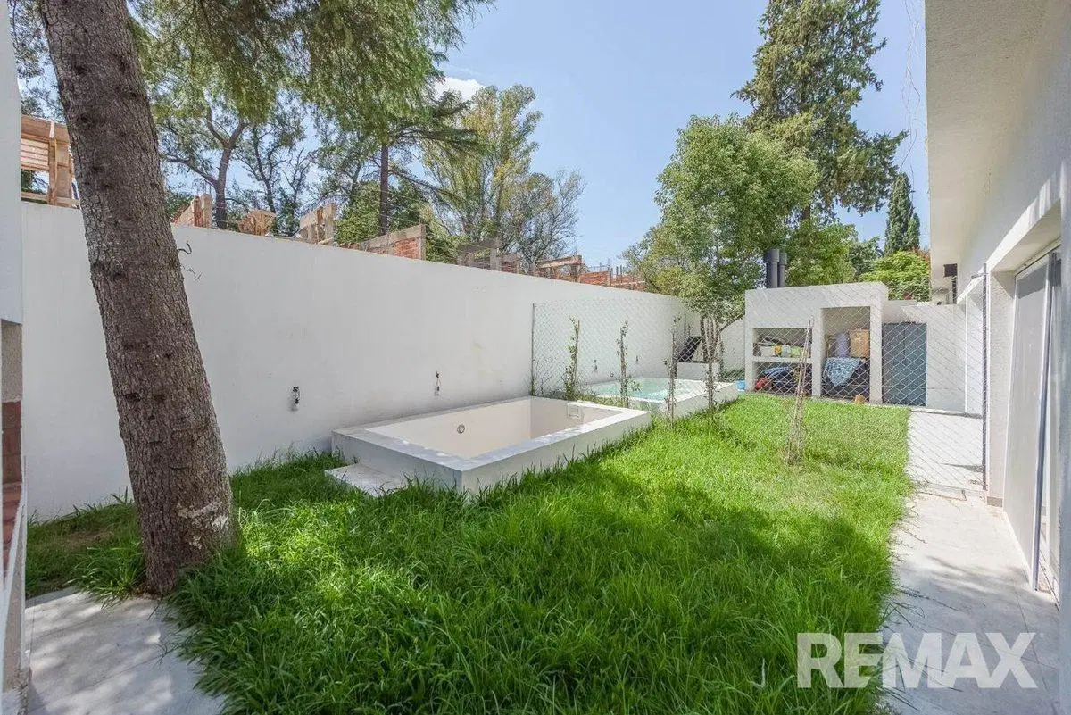 VENTA TRIPLEX 4 AMBIENTES EN PARQUE LELOIR 3