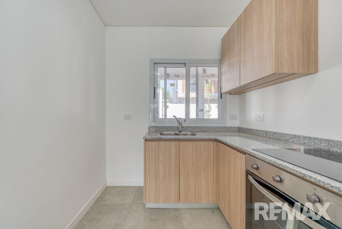 Foto de VENTA TRIPLEX 4 AMBIENTES EN PARQUE LELOIR, imagen 5
