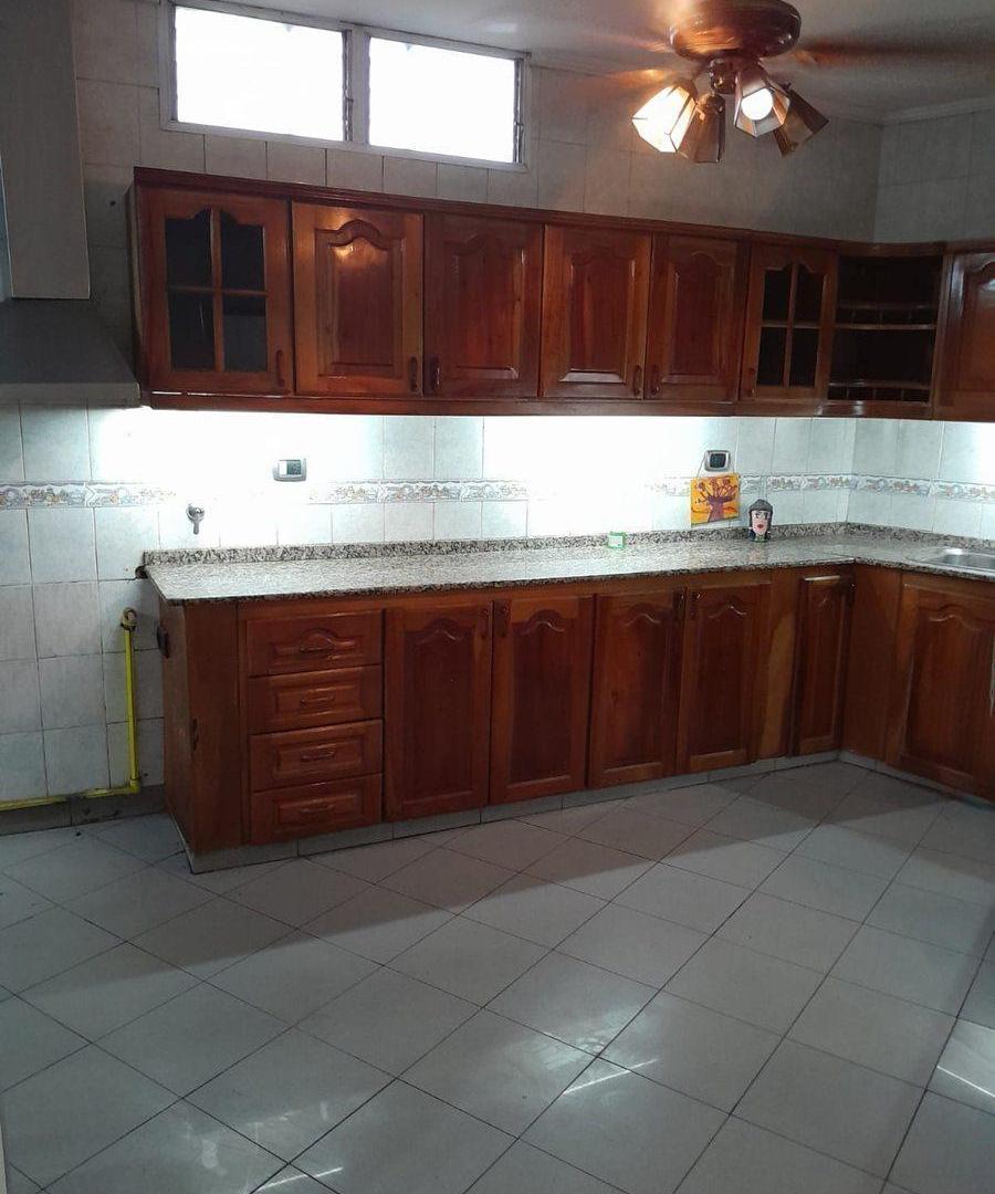 Foto de VENTA DEPARTAMENTO CON LOCAL GREGORIO DE LAFERRERE, imagen 2