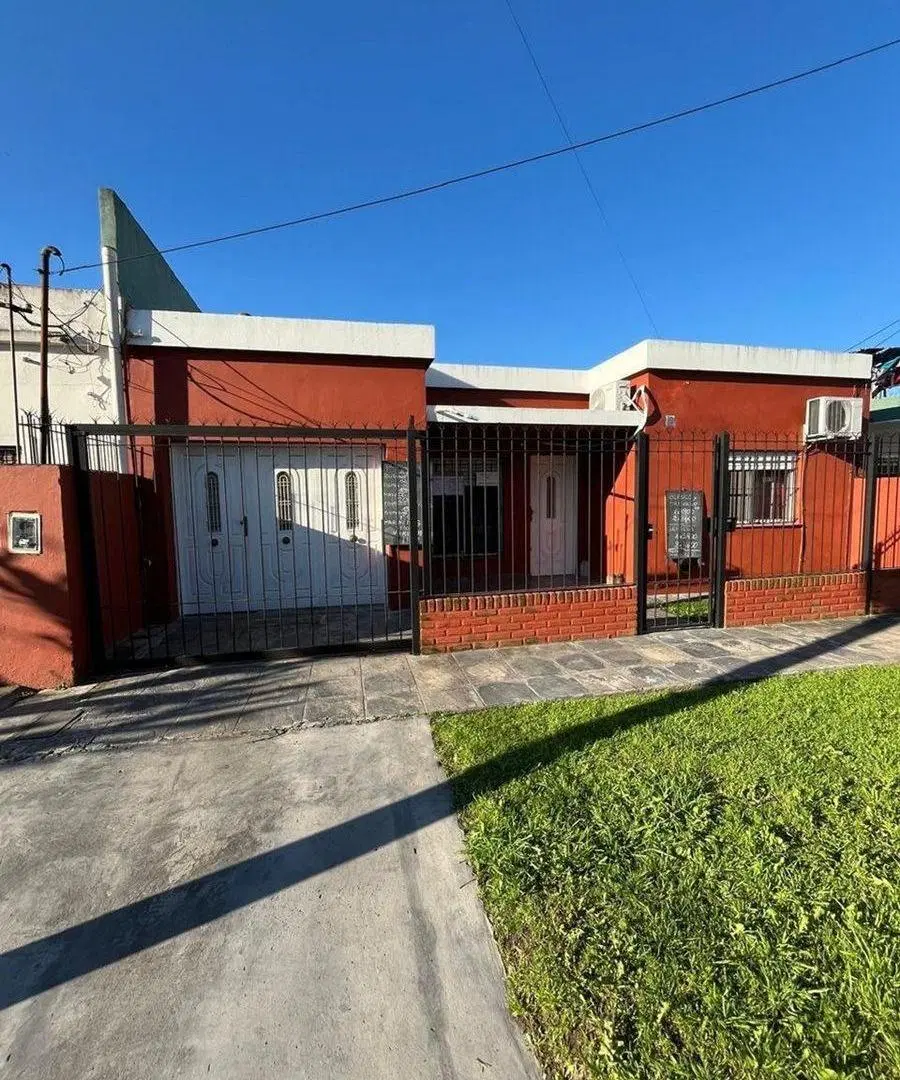VENTA CASA 3 AMB. BELLA VISTA C.COCHERA QUINCHO 3