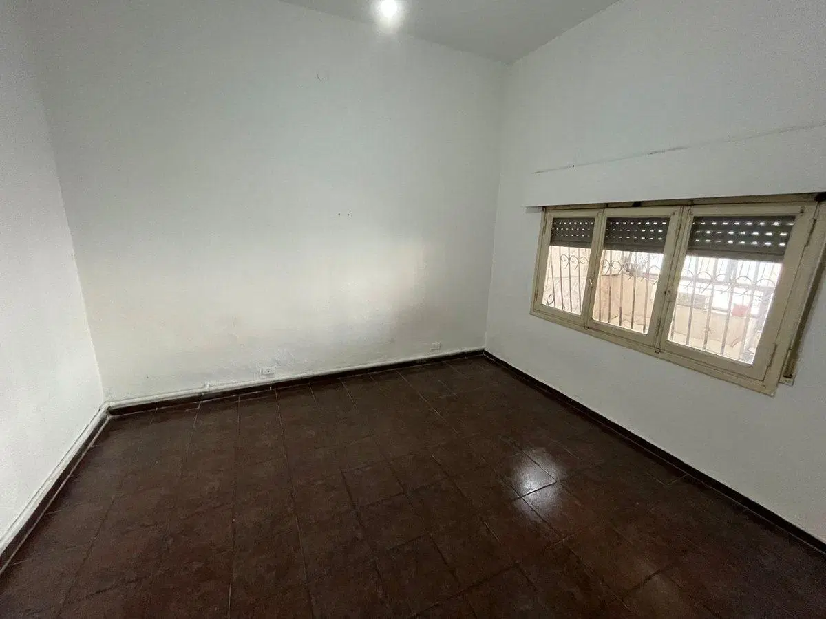 VENTA PH AL FRENTE 3 AMB EN RAMOS A REFACCIONAR 2