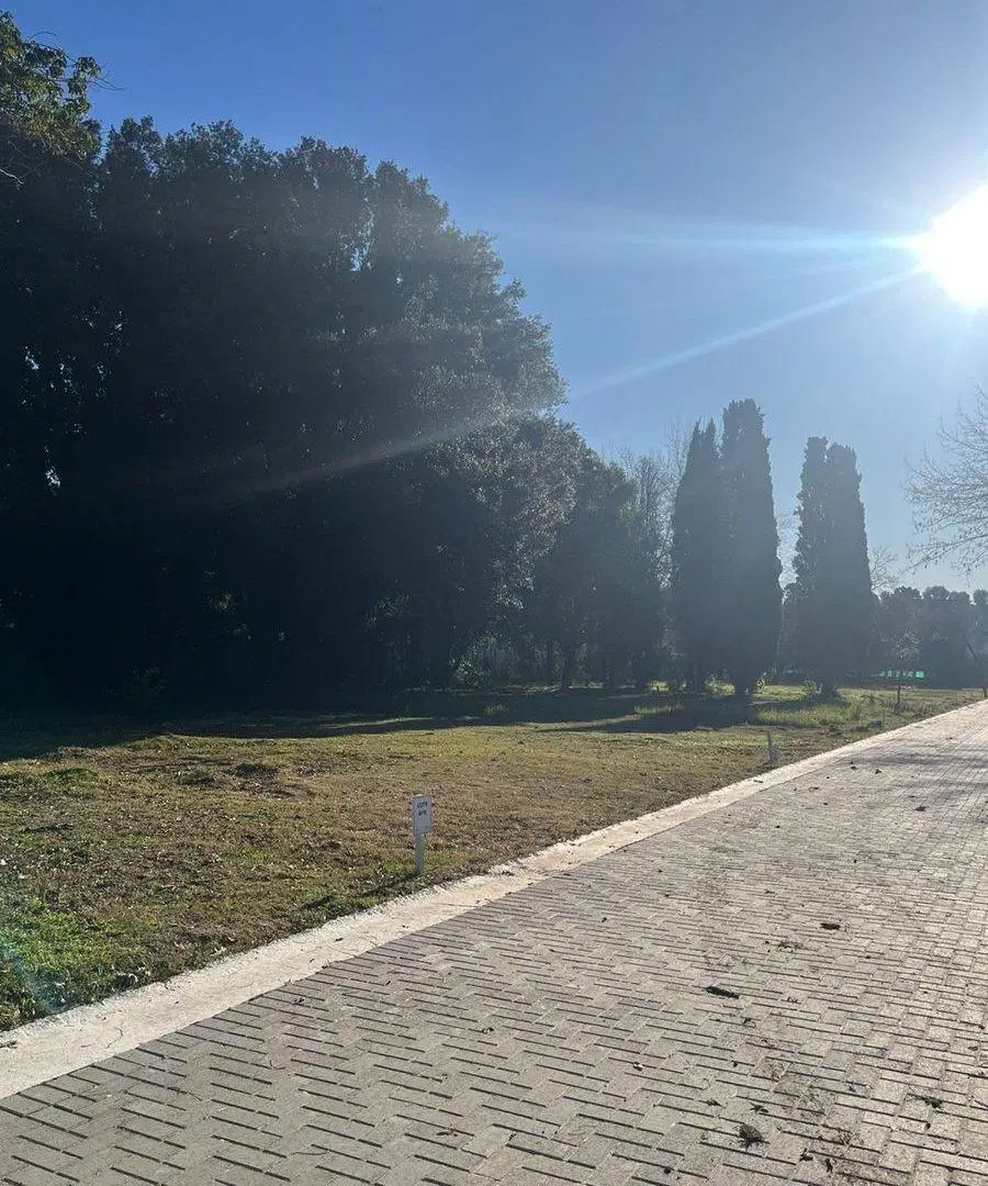 VENTA DE LOTES EN BARRIO CERRADO "LOS PINOS III" 4
