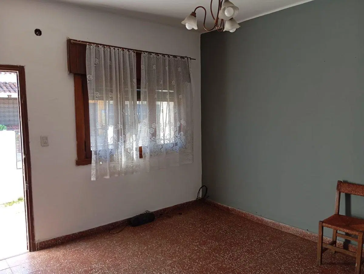 VENTA CASA 3 AMBIENTES + DEPTO 2 AMB BELLA VISTA 2