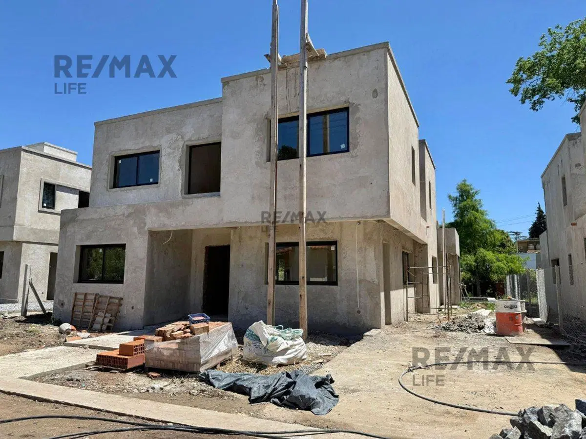 VENTA DE CASA EN BARRIO LOS OLIVOS II 5