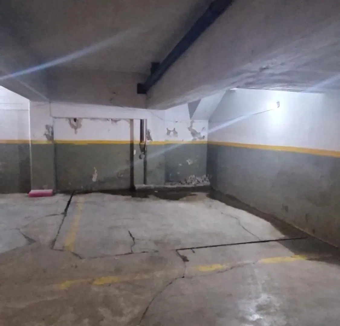 VENTA COCHERA CUBIERTA CASEROS CENTRO 2