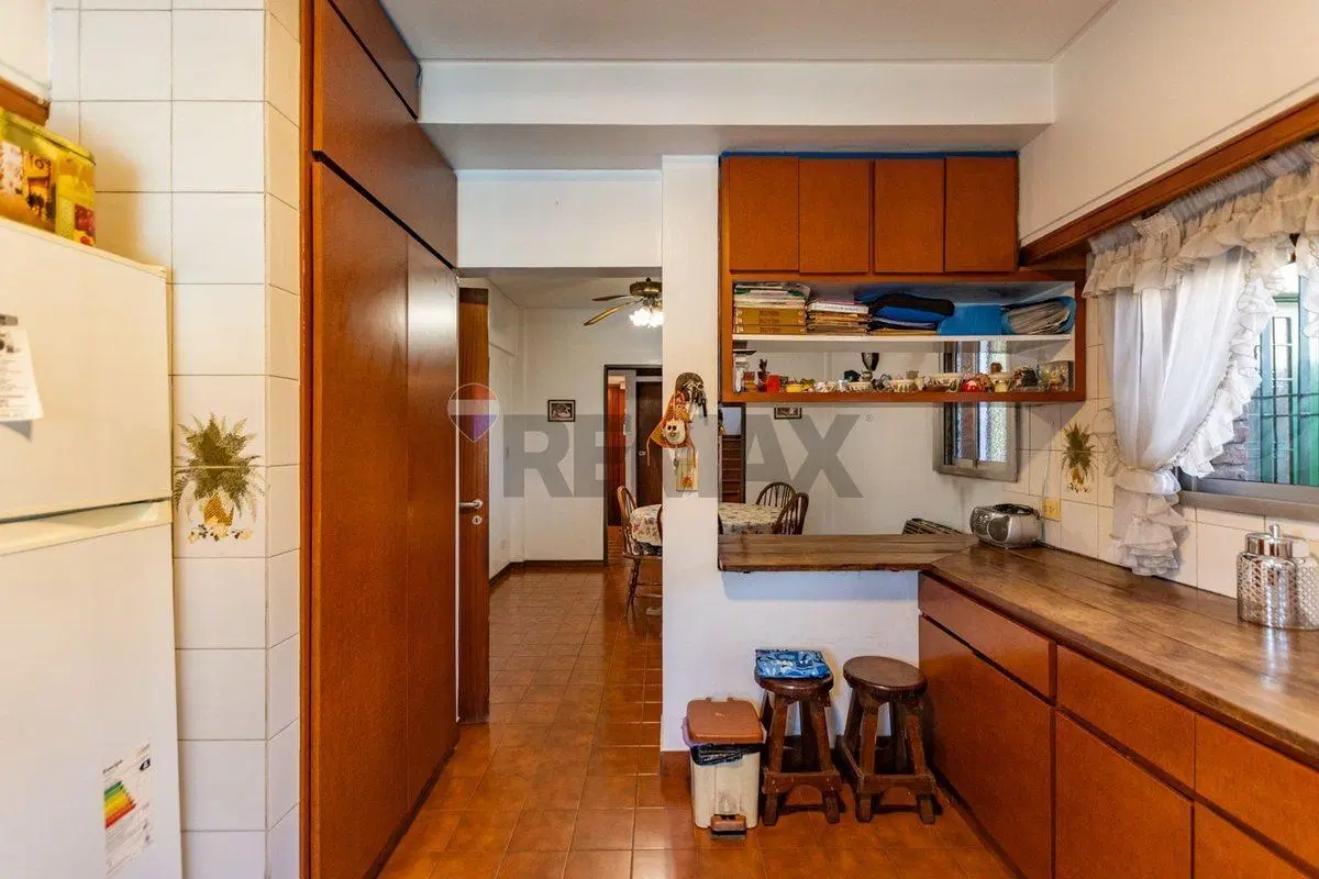 VENTA CASA 4 AMB C/PILE Y QUINCHO EN LOPEZ CAMELO 4