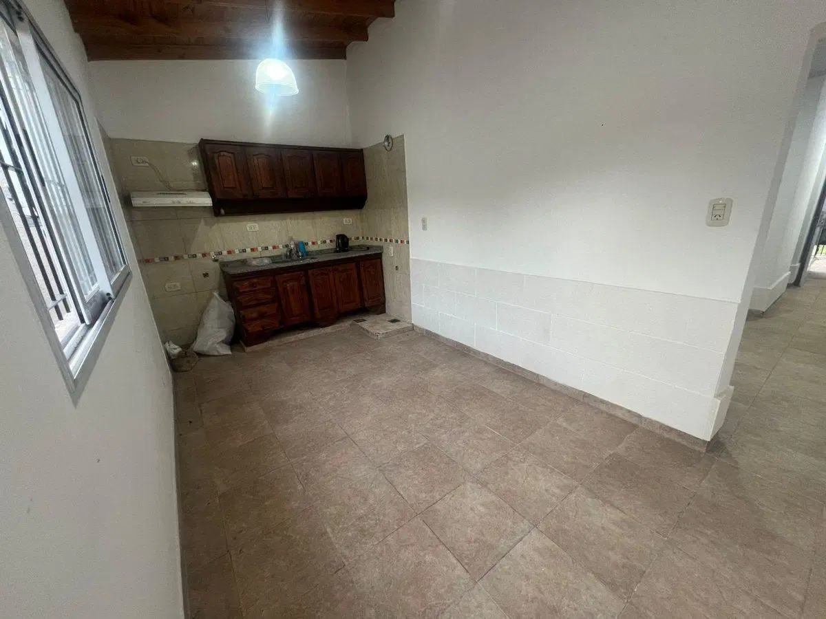 VENTA 2 PH CON JARDIN Y COCHERA EN BLOCK CASTELAR 4