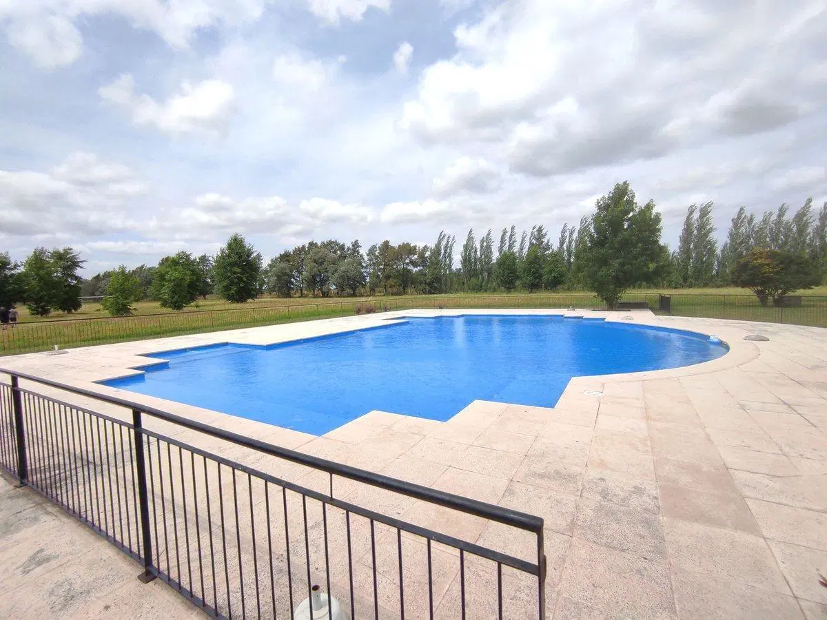 VENTA LOTE 1800 M² B° PINARES GOLF COUNTRY & CLUB 5
