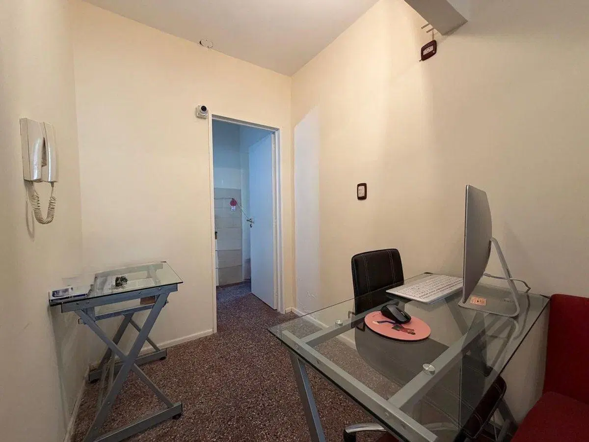 VENTA OFICINA CON MOVILIARIO COMPLETO-MICROCENTRO 3