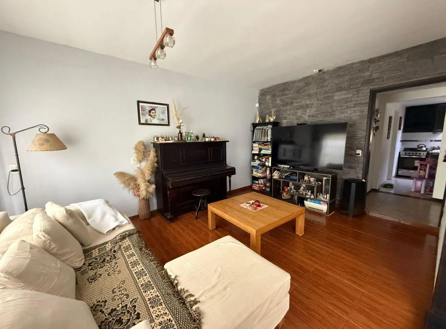 VENTA CASA 4 AMB C/PILETA APTA CREDITO DEL VISO 2