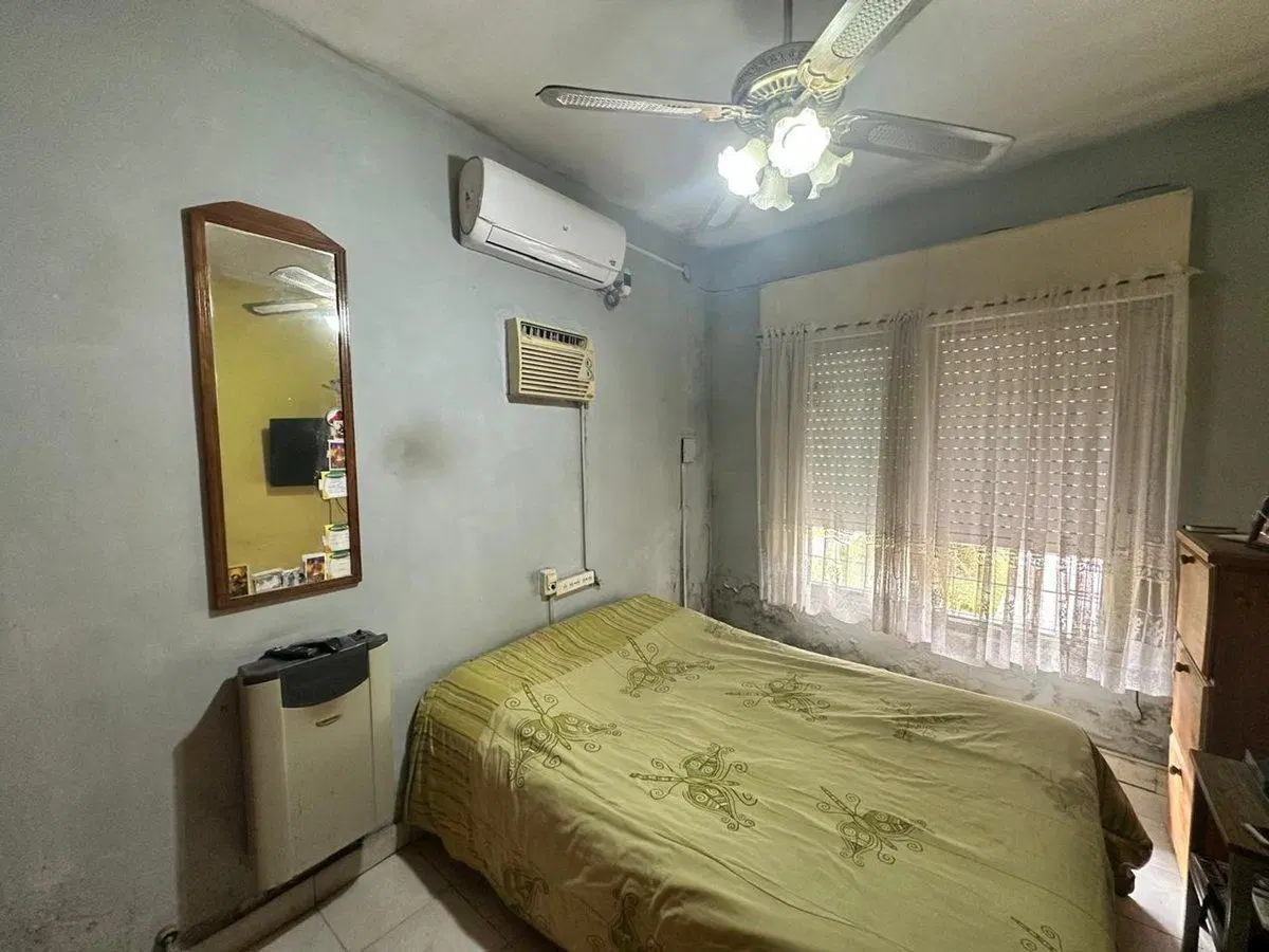 VENTA CASA 4 AMBIENTES CON JARDÍN EN CASTELAR 2