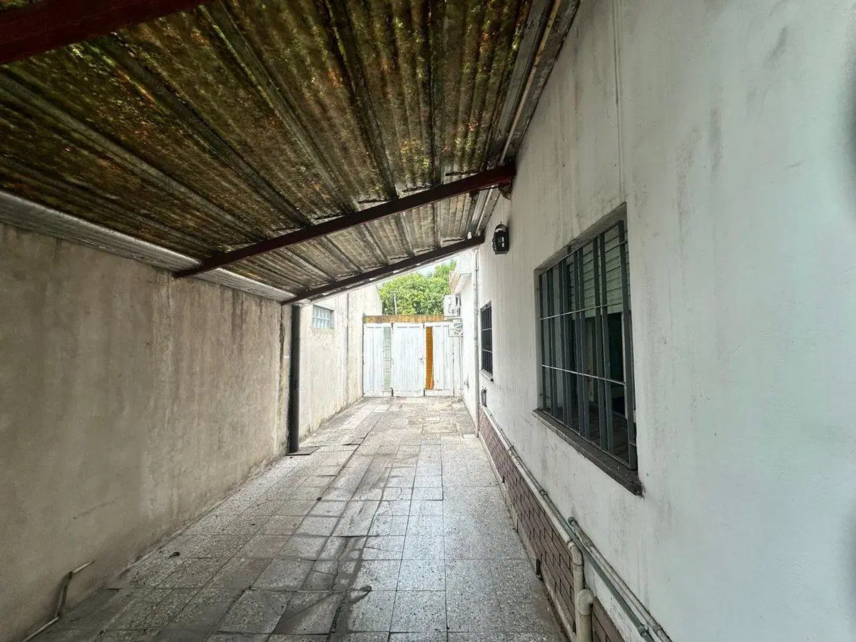 VENTA CASA 4 AMBIENTES CON JARDÍN EN CASTELAR 8