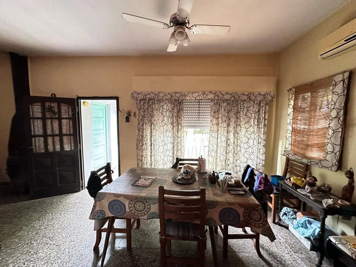VENTA CASA 4 AMBIENTES CON JARDÍN EN CASTELAR 4
